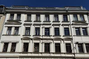 "Charmante 2-Zimmer-Maisonette mit Dachterrasse in stilvollem Gründerzeithaus von 1879"