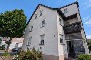 Zweifamilienhaus in guter Wohnlage in Uhingen mit viel Potential, Anbau und neuwertiger Doppelgarage