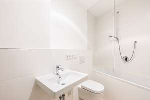 Einzigartige 3-Zimmer-Wohnung mit exklusiver Ausstattung in ruhiger Innenhoflage – Theresienstraße 71e, 80333 Augustenstraße, München – Vorschaubild 7