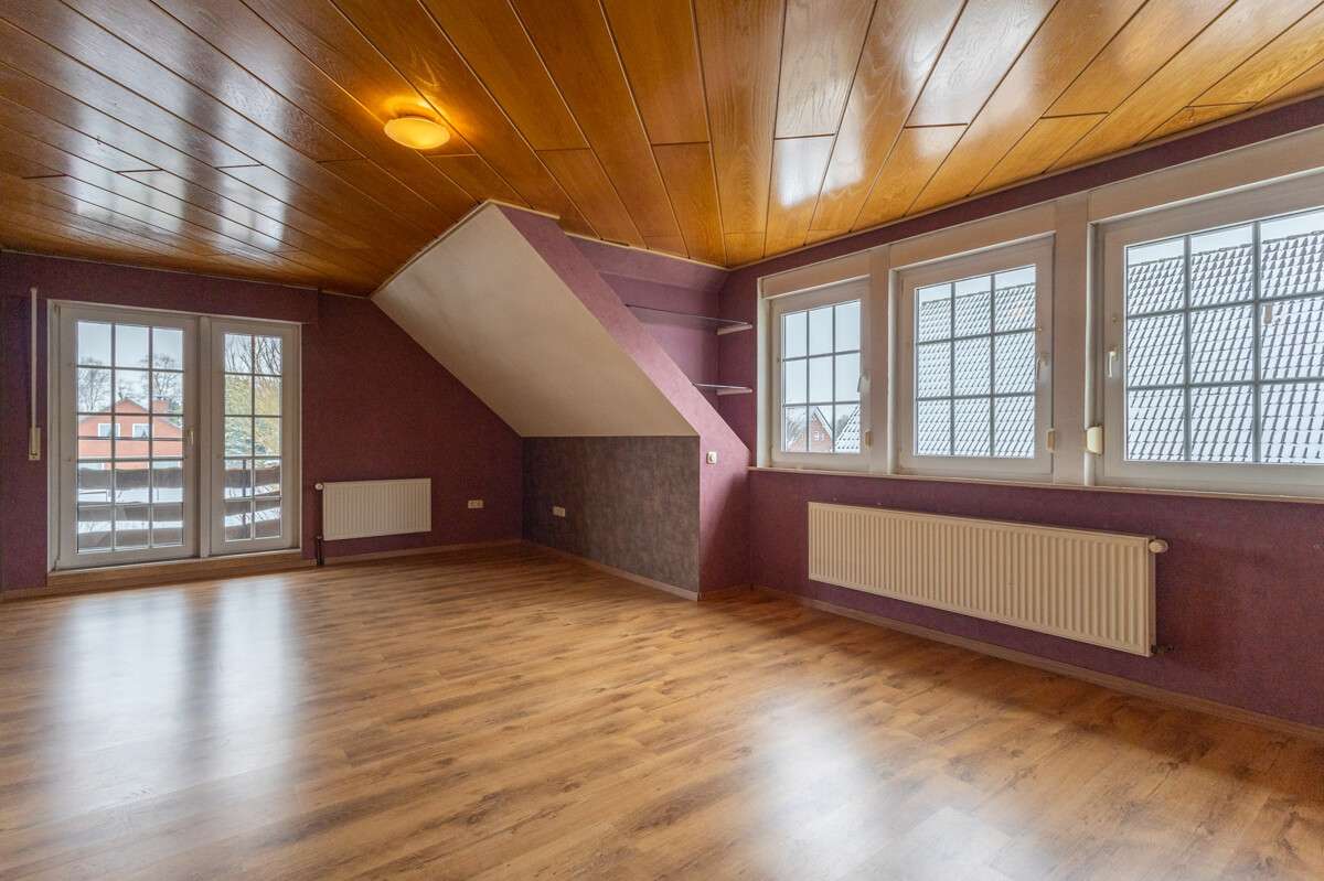 Immobilie in Großefehn - Großzügiges Einfamilienhaus mit Garage und unverbautem Blick - Bild 1