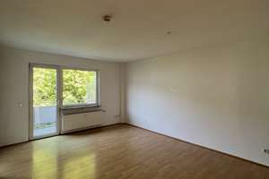 Helle 2-Zimmer Wohnung mit Balkon u. Blick ins Grüne