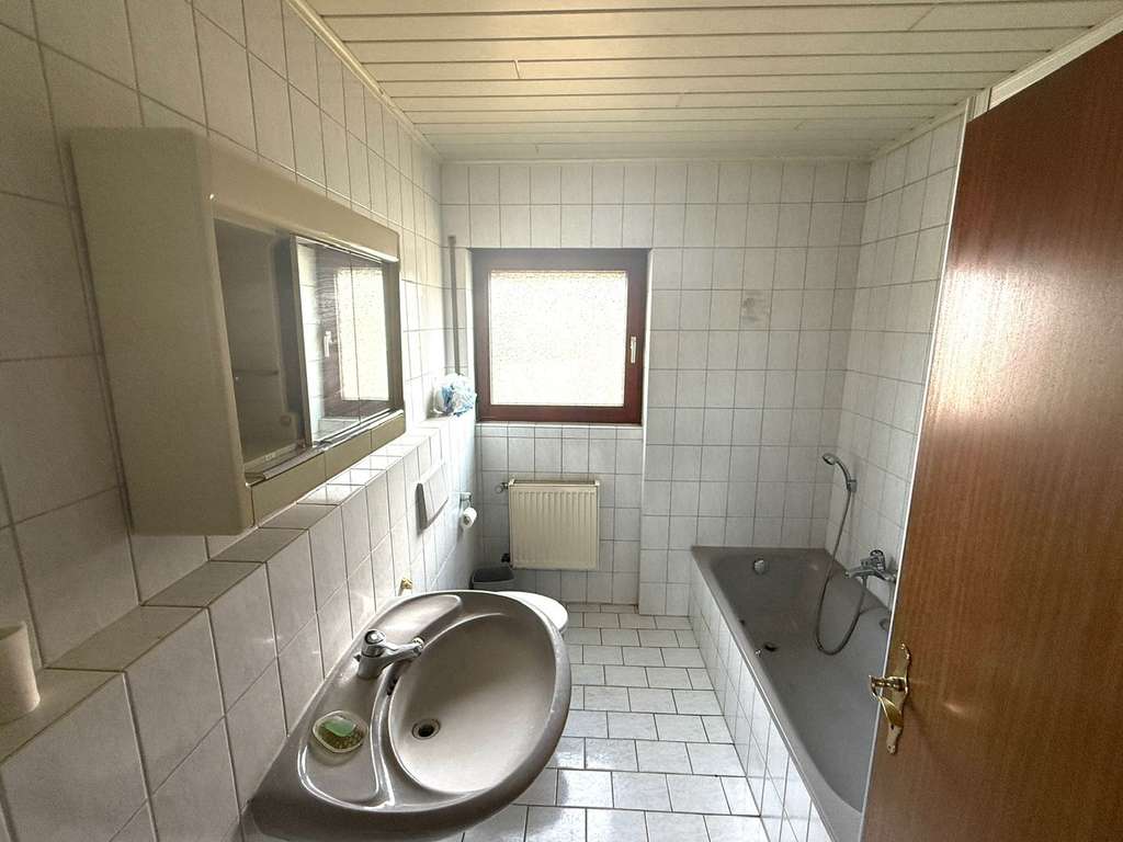 Immobilie in Andernach - Von RTI: Großzügiges Einfamilienhaus mit Garten, Balkon und Potenzial in Andernach-Kell! - Bild 4