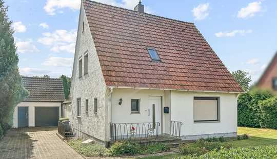 Bild von Gemütliches Einfamilienhaus auf großem Grundstück im Ortskern von Ahlhorn!