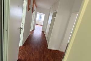 Helle 4-Zimmer-Wohnung mit Balkon und Aufzug in Saarbrücken