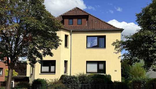 Bild von Celle: Charmantes Zweifamilienhaus mit großem Grundstück 
