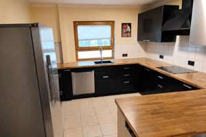 4 Zimmer Wohnung Eichwalde mit Terrasse, Garten, Schuppen, Pool, Spielplatz