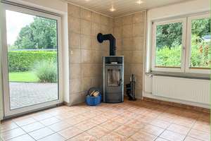 Flexibles Wohnkonzept: Einfamilienhaus mit separater Wohneinheit – Die vollständige Adresse der Immobilie erhältst du vom Anbieter., 25832 Tönning – Vorschaubild 3