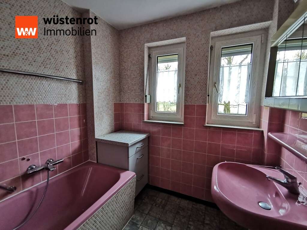 Immobilie in Gaildorf - Familienfreundliches Wohnhaus mit Einliegerwohnung
- massiv gebaut, ruhig & zentral - Bild 0