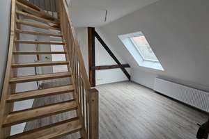 ERSTBEZUG, Neubau- Maisonettewohnung im Dachgeschoss, 3 Zimmer, große Loggia