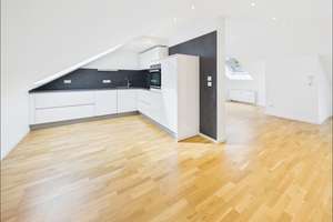 2 Zimmer Dachgeschosswohnung mit EBK in Goldbach