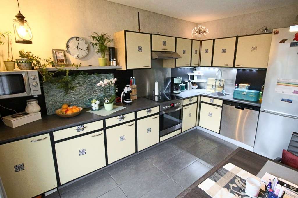 Immobilie in Bosbüll - Mehrfamilienhaus bei Dagebüll - 3 Wohneinheiten unter einem Dach vereint mit großer Doppelgarage.  - Bild 0