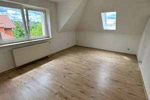 Gemütliche 2-Zimmer mit neuen Laminat und Einbauküche in guter Lage! – Glösaer Straße 28, 9131 Ebersdorf, Chemnitz – Vorschaubild 3