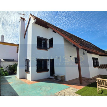 Nordisches Designhaus mit 4 Schlafzimmern in Castellar de la Frontera