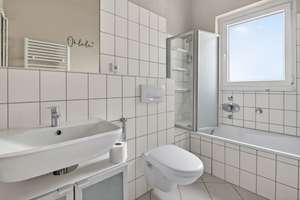Traumlage Südstadt, im 1. OG: Stilvolle 4-Zimmer-Wohnung, mit 2 Balkonen und Blick ins Grüne! – 30173 Südstadt, Hannover – Vorschaubild 21