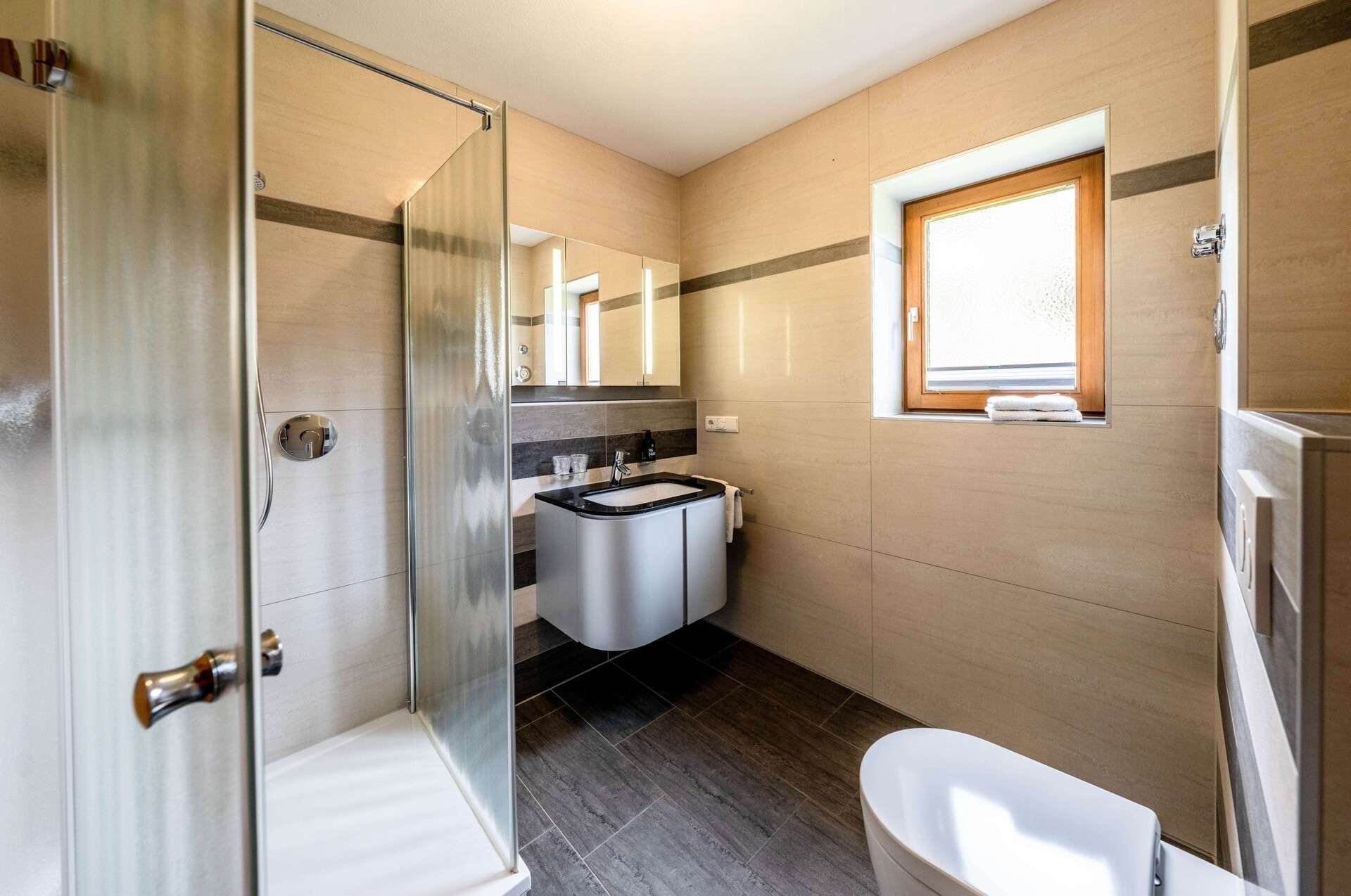 Immobilie in Wallgau - Doppelhaushälfte mit 3 Wohneinheiten in Wallgau - Bild 1