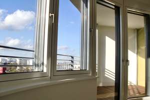 Direkt an U3+S7, 5.OG-West-Loggia, Innenhof, EBK+Spülm., Eichenparkett, Fußboden-Heiz. u. -Kühlung! – Carola-Neher-Straße 12, 81379 Thalkirchen, München – Vorschaubild 8