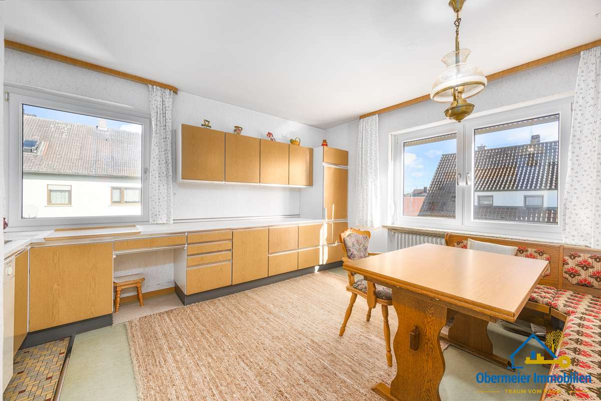 Immobilie in Schwandorf - Sehr gepflegtes Zweifamilienhaus mit Doppelgarage - Bild 0