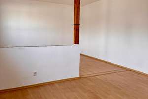 Frisch tapezierte 3-Zimmer Dachgeschosswohnung in Duisburg-Neudorf – Neudorfer Straße 117, 47057 Neudorf-Süd, Duisburg – Vorschaubild 4