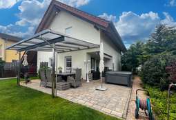 Haus Ansicht Hinten Terrasse