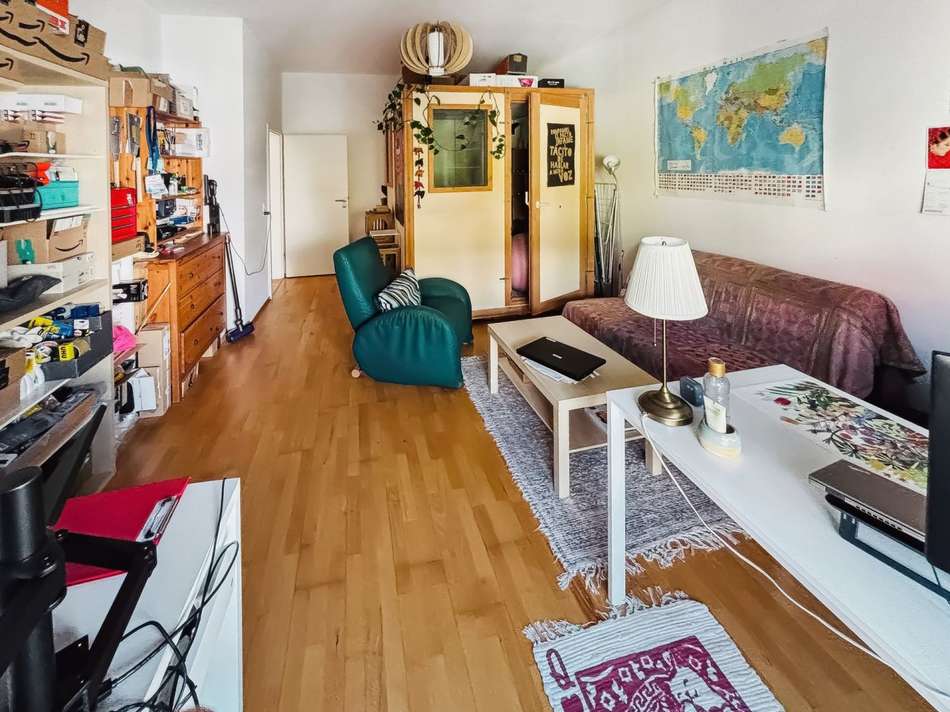 Kinderzimmer Blick zum Flur