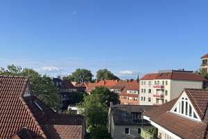 Neubau: tolle, helle Wohnung mit Balkon u. Keller