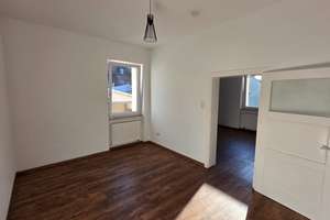 2 Zimmer-Altbauwohnung in Grombühl - nähe Unikliniken! – Petrinistraße  5, 97080 Grombühl, Würzburg – Vorschaubild 2