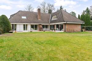 Bremen - Oberneuland | Stilvolles Einfamilienhaus mit Innenpool und Doppelgarage auf großem Grundstü – Die vollständige Adresse der Immobilie erhältst du vom Anbieter., 28355 Oberneuland, Bremen – Vorschaubild 31