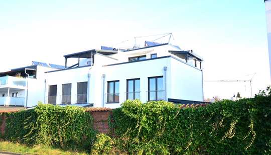 Bild von Außergewöhnliches Zweifamilienhauses mit Lift und zwei imposanten Wohneinheiten in Rastede/ Zentrum