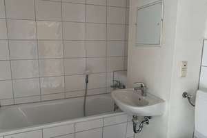 3 Zimmerwohnung mit Balkon – Carl-Zeiss-Straße 2, 6122 Nördliche Neustadt, Halle (Saale) – Vorschaubild 3