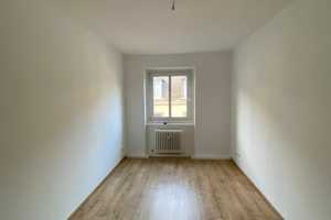Großzügige und helle 3-Zi. Wohnung mit Balkon – Frankenstraße 24, 65183 Wiesbaden – Vorschaubild 2