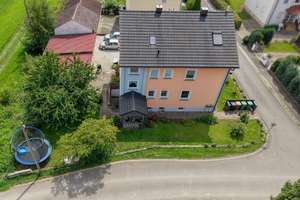 Umfangreich saniertes Wohnhaus mit ca. 260 m² Wohnfläche in ruhiger Ortsrandlage - Memmelsdorf - OT – Die vollständige Adresse der Immobilie erhältst du vom Anbieter., 96117 Memmelsdorf – Vorschaubild 44