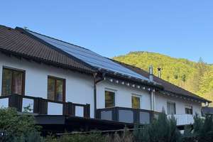 Charmantes Reihenmittelhaus in ruhiger Lage mit Gestaltungspotential – Die vollständige Adresse der Immobilie erhältst du vom Anbieter., 79669 Zell im Wiesental – Vorschaubild 1