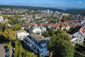 4 Zimmer-Wohnung mit angrenzendem 1 Zimmer-Appartement und Tiefgaragen-Box in S-Botnang