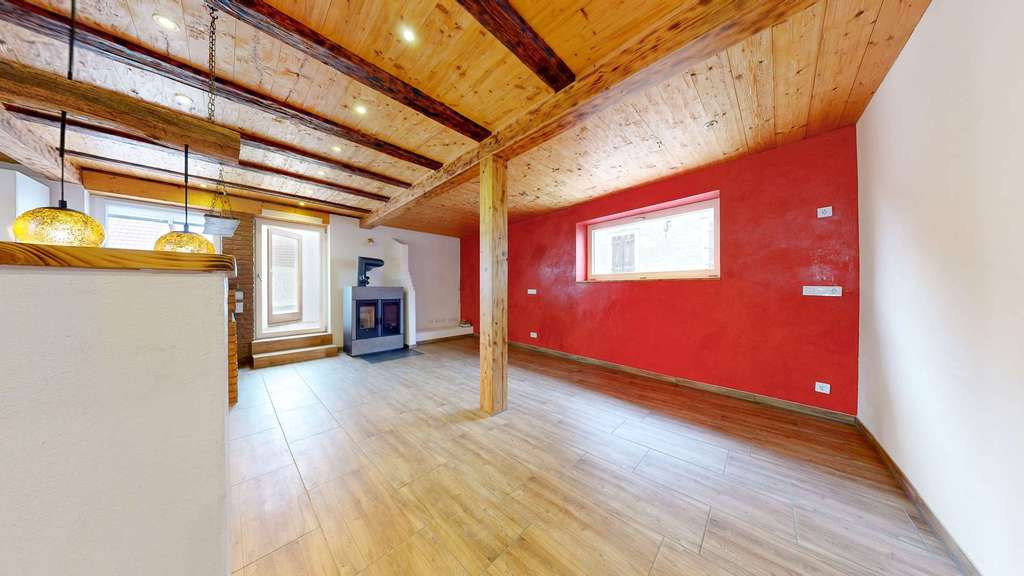 Immobilie in Kitzingen - Wohnglück auf 225 m² – Familientraum mit Kamin & Sauna - Bild 2