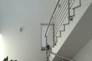 Exklusive 154qm Komfortwohnung im 2 Fam.Haus mit neuer  Wärmepumpe + 70qm Dachterrasse