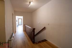 Sehr großzügige Maisonette-Wohnung mit eigenem Garten und Garage in bevorzugter Lage – Die vollständige Adresse der Immobilie erhältst du vom Anbieter., 28329 Gartenstadt Vahr, Bremen – Vorschaubild 2