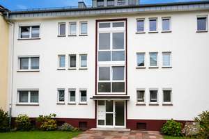 Charmante 3-Zimmerwohnung mit Balkon in Solingen-Wald – Die vollständige Adresse der Immobilie erhältst du vom Anbieter., 42719 Wald, Solingen – Vorschaubild 2
