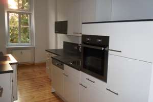 Bezugsfreie Altbauwohnung mit Balkon, provisionsfrei im Bieterverfahren – Simplonstraße 30, 10245 Friedrichshain, Berlin – Vorschaubild 3