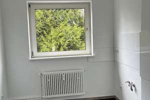 Familienhit mit Balkon und Tageslichtbad - Frisch renovierte 3-Zimmer-Wohnung – Schäferkamp 4, 38226 Lebenstedt, Salzgitter – Vorschaubild 3