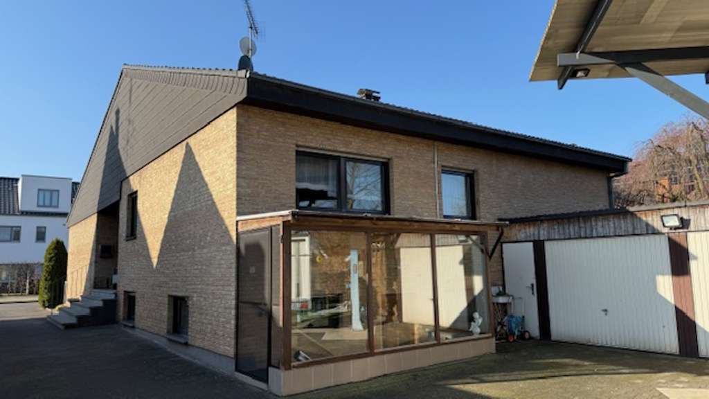 Immobilie in Rietberg - Für 2 Generationen.  
Gepflegtes Einfamilienhaus mit Einliegerwohnung. - Bild 3