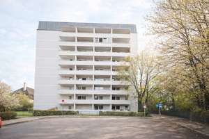 Modernisiertes Apartment mit Einbauküche und Südbalkon