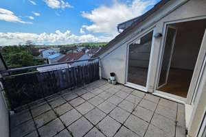 Geräumig & Leerstehend | 4 Zi.-Dachgeschoss-Wohnung+Dachterrasse | ruhiger Lage Enkheim nähe U-Bahn – 60388 Bergen-Enkheim, Frankfurt am Main – Vorschaubild 4