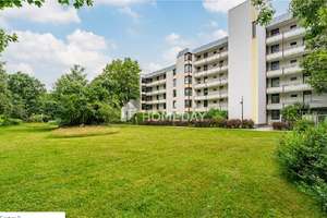 Helle 3-Zimmer-Wohnung mit Einbauküche & Aufzug & West-Loggia in München