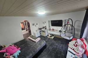 Ihr neues Zuhause in Sugenheim – Großzügig, modernisiert und bezugsfrei ab Dezember – Die vollständige Adresse der Immobilie erhältst du vom Anbieter., 91484 Sugenheim – Vorschaubild 14