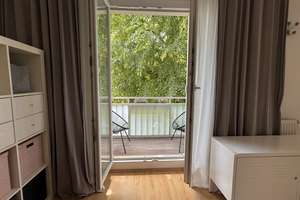 Charmante 3-Zimmer-Altbauwohnung mit zwei Balkonen und großem Gemeinschaftsgarten in Prenzlauer Berg – Werner-Kube-Straße 18, 10407 Prenzlauer Berg, Berlin – Vorschaubild 9