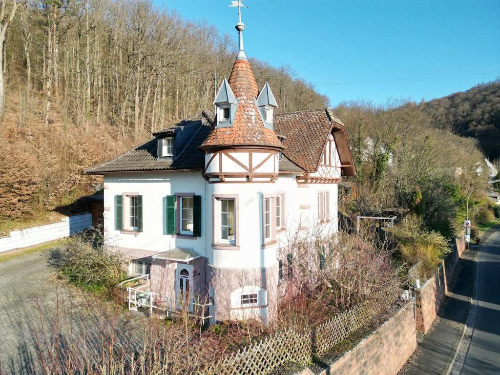 Immobilie in Gemünden am Main - Charmantes Altbauhaus mit Einliegerwohnung und großem Garten in Gemünden-Schönau - Bild 0