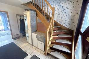 / Attraktives Familienhaus mit großem Grundstück! – Die vollständige Adresse der Immobilie erhältst du vom Anbieter., 35108 Bromskirchen – Vorschaubild 2