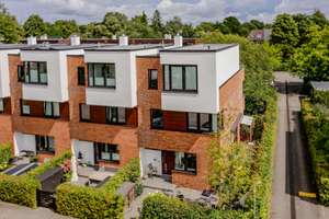 Design trifft Lage: Modernes Endreihenhaus in Hamburgs Premiumlage – Die vollständige Adresse der Immobilie erhältst du vom Anbieter., 22337 Ohlsdorf, Hamburg – Vorschaubild 1