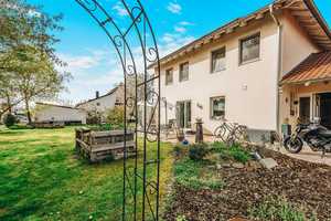 Einzigartig & Energieeffizient!
Einfamilienhaus mit Praxis und idyllischem Garten in ruhiger Lage! – Straubing-Bogen (Kreis) – Vorschaubild 4