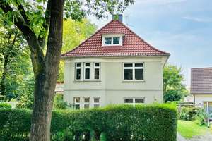 Ein Haus mit Geschichte – ein Investment mit Zukunft. Mehrfamilienhaus mit 4 vermieteten Wohnungen
